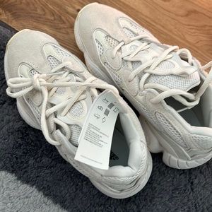 White sneakers athleisure in size 8.